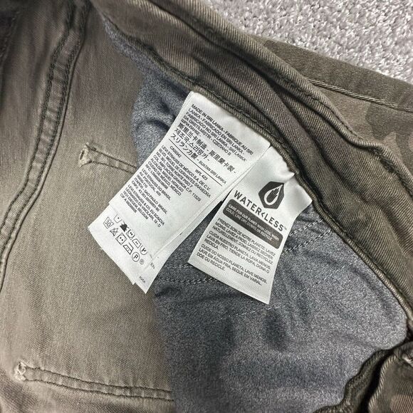 Levis 311 Shaping Skinny Jeans Womens 22 Straight Leg Camo Pants - Picture 6 of 8